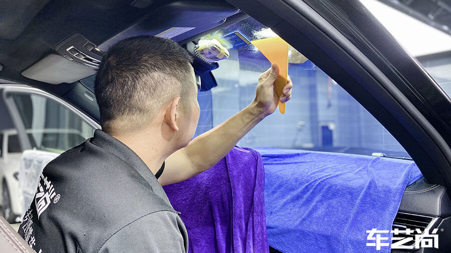 奔驰GLS黑色施工威固隔热膜VK70+K35+K15（图6）