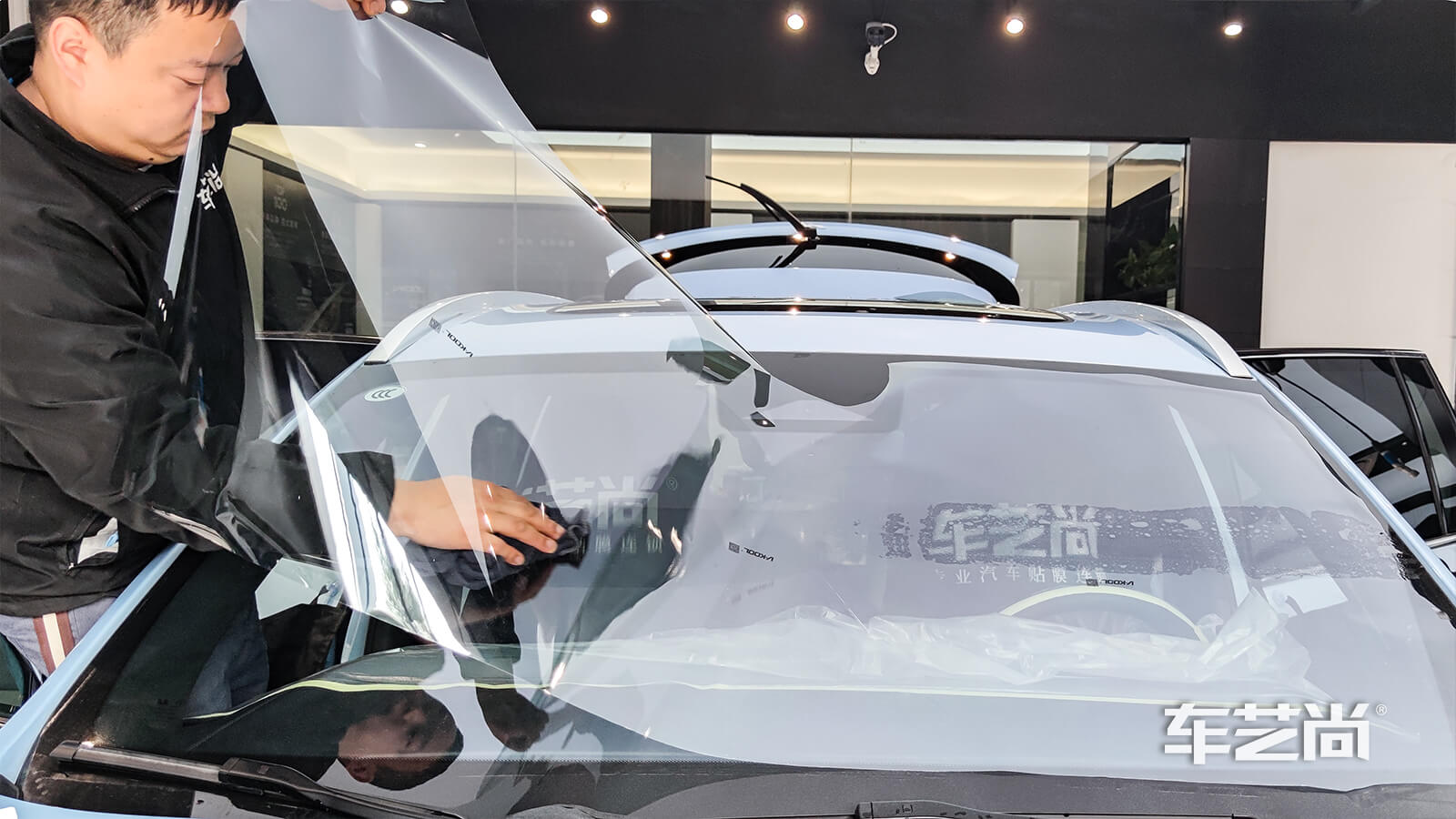 理想01施工威固隔热膜（图3）